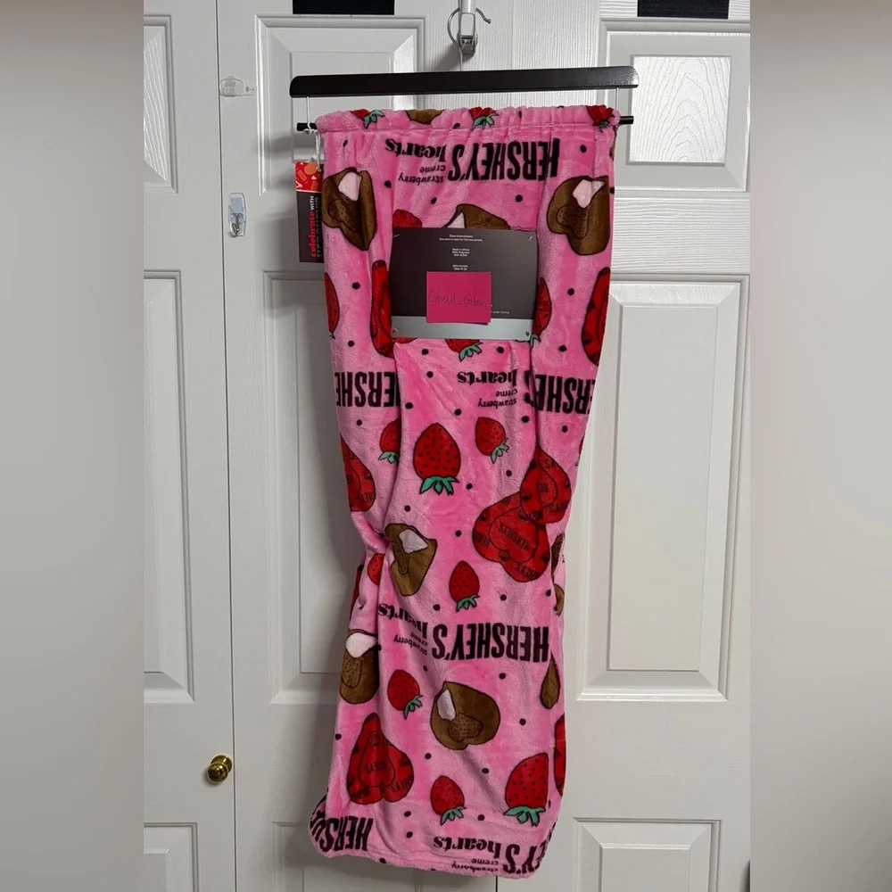 Hershey's Pink Strawberry Creme Hearts Fleece Throw Blanket
